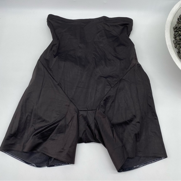 MiracleSuit Booty Boost Hi Waist Bike Pant booty boost in black size Medium - Picture 2 of 8